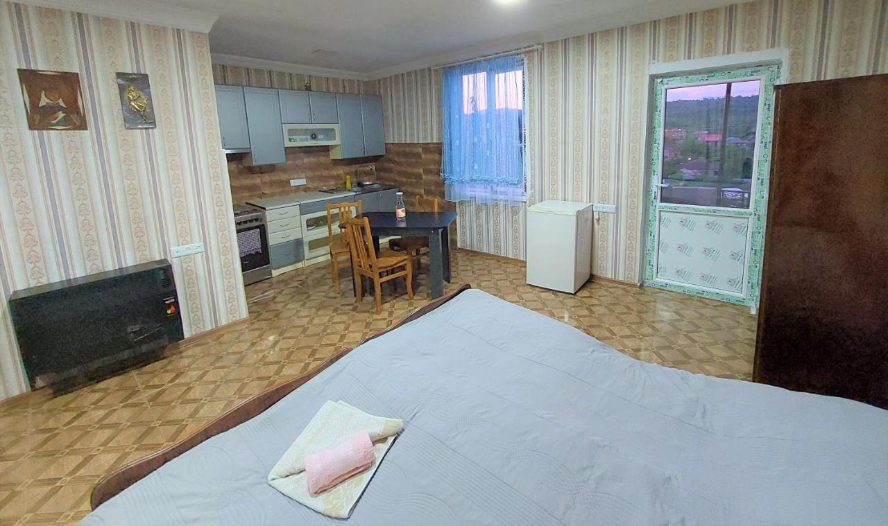 Apartment Beso クタイシ エクステリア 写真