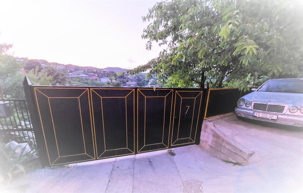 Apartment Beso クタイシ エクステリア 写真